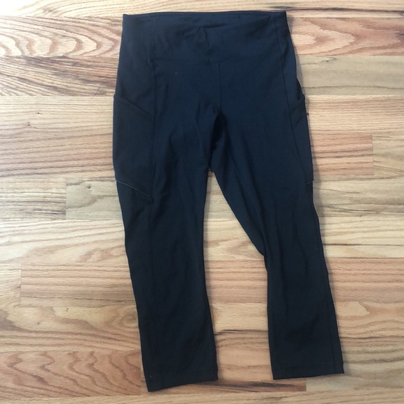 lululemon athletica Pants - Lululemon Athletica Black Cropped Leggings W/ Pockets